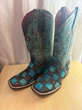 Ferrini Cowboy Patchwork Design Boots. Size 7